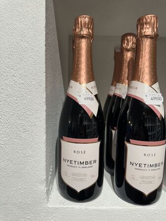 2 fl. Nyetimber Rose English Sparkling