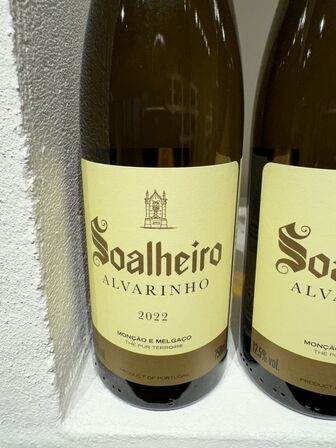 2 fl. Soalheiro Alvarinho 2022 & 2 fl. Carreduenas rose 2017