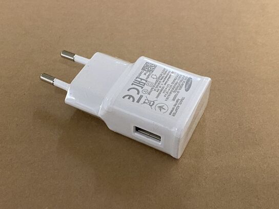 5 x Samsung EP-TA20EWE USB-C Charger