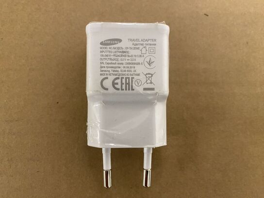 7 x Samsung ETA0U83EWE USB Charger