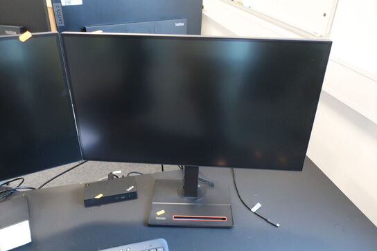 2 stk. computerskærme LENOVO ThinkVision P27q-20, tastatur, mus og dockingstation LENOVO USB-C Dock