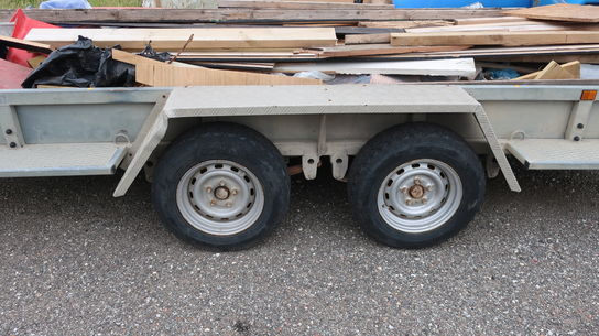 Maskintrailer VARIANT 3500 kg.