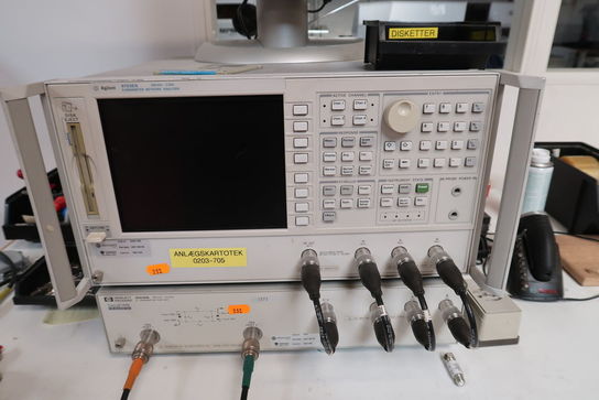 S-Parameter Network Analyzer AGILENT 8753ES med bord