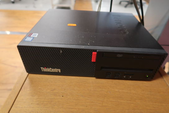 Computer LENOVO Thinkcentre M710s med skærm