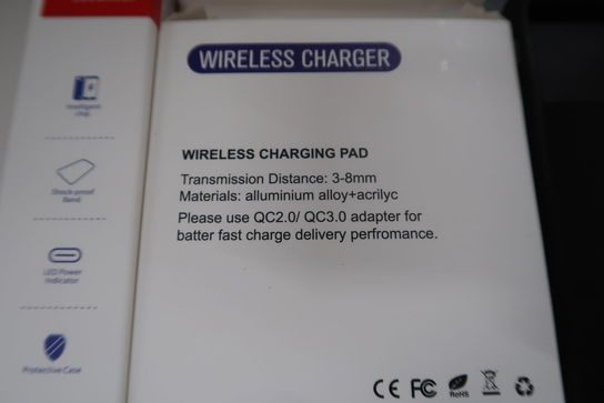 21 stk. battery cases for iPhone 11 og 2 stk. trådløse opladere