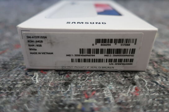 Mobiltelefon SAMSUNG Galaxy A13