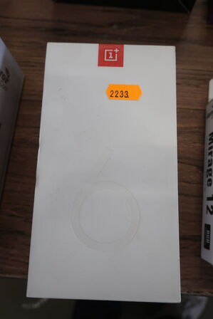 Mobiltelefon ONEPLUS A6003 64 GB