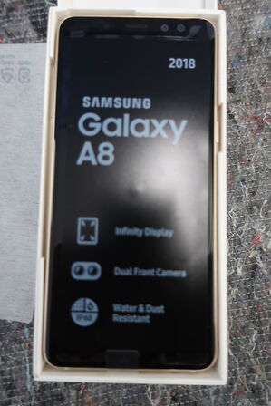 Mobiltelefon SAMSUNG Galaxy A8