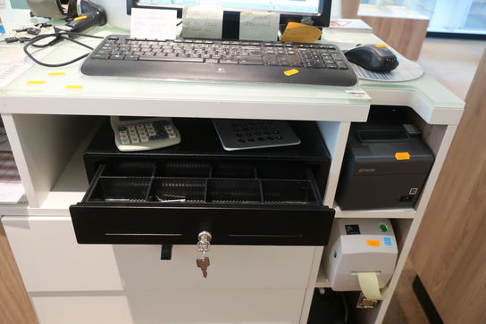 Computer samt scanner, labelprinter, kassearperat