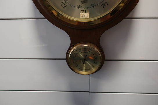 1 Stk. Banjo barometer m. thermometer