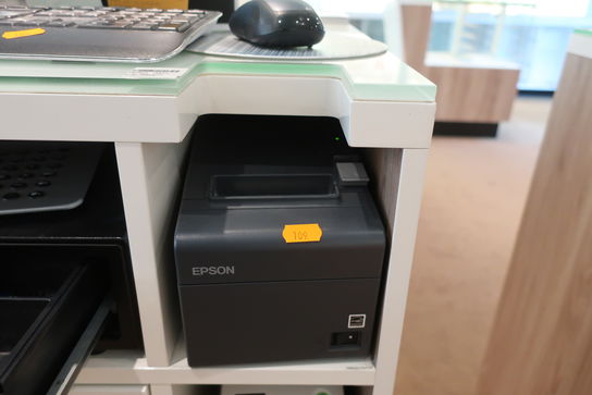 Computer samt scanner, labelprinter, kassearperat