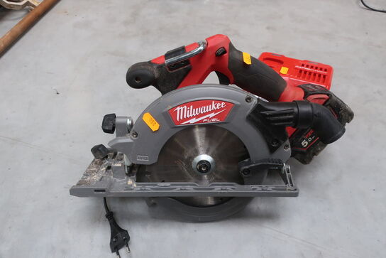 Akku rundsav MILWAUKEE M18 CCS55 med batteri og lader