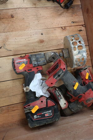 3 stk. akku bore/skruemaskiner MILWAUKEE M18 ONEPD2 med 1 stk. batteri