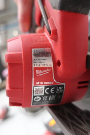 Akku rundsav MILWAUKEE M18 CCS55 med batteri og lader