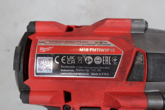 Akku slagnøgle MILWAUKEE M18 FMTIW2F12 med batteri og lader