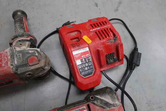 Akku vinkelsliber, multicutter MILWAUKEE M18 FMT, M18 One med 2 stk. batterier og lader