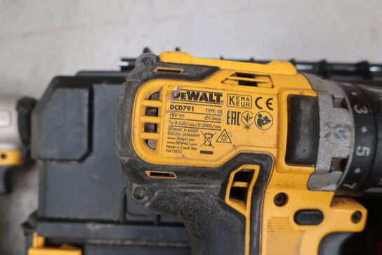 3 stk. akku bore/skruemaskiner DEWALT DCF887, DCD791 med 3 stk. batterier