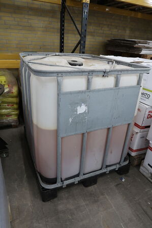 Palletank med dieselolie (ca. 600 liter)