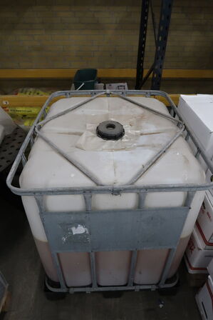 Palletank med dieselolie (ca. 600 liter)