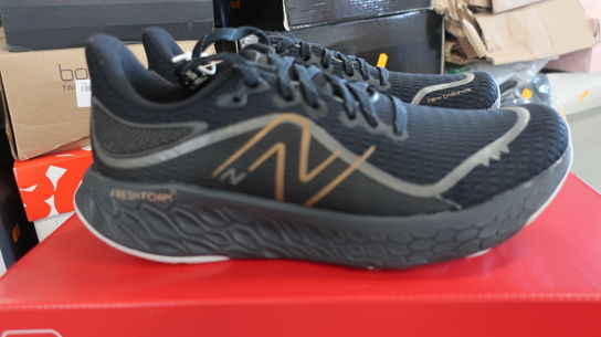 Sko NEW BALANCE str. 41,5