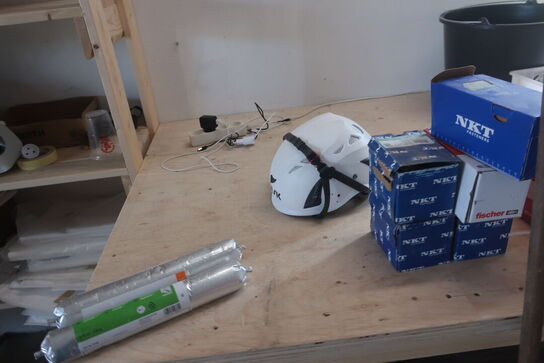 Arbejdsbord med indhold