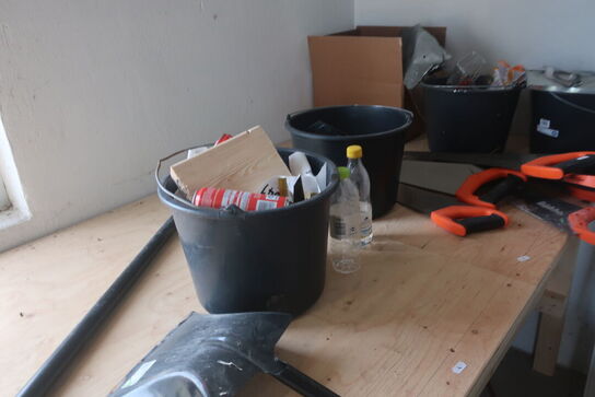 Arbejdsbord med indhold