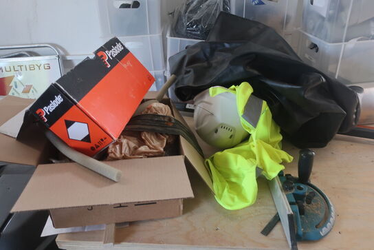 Arbejdsbord med indhold