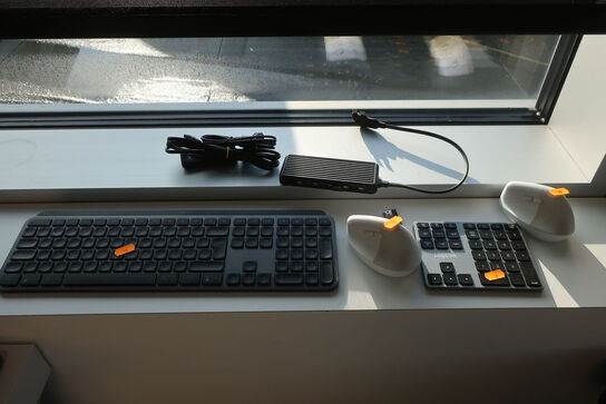 Tastatur, 2 stk. mus, lommeregner LOGITECH