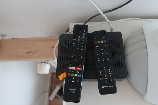 TV TOSHIBA CT8556 samt canal digital boks