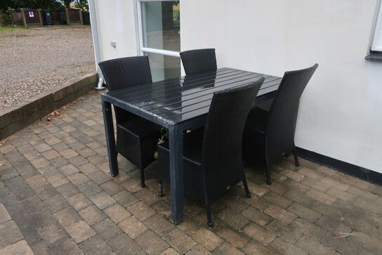 Havebord med stole