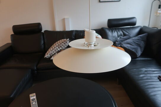 Lædersofa samt bord m.m.