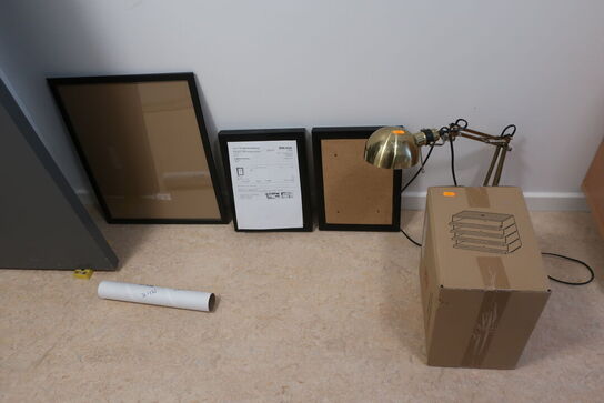 Rammer og lampe m.m.
