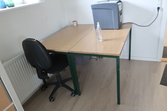 2 stk. borde samt kontorstol