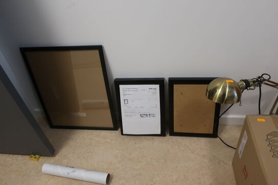 Rammer og lampe m.m.