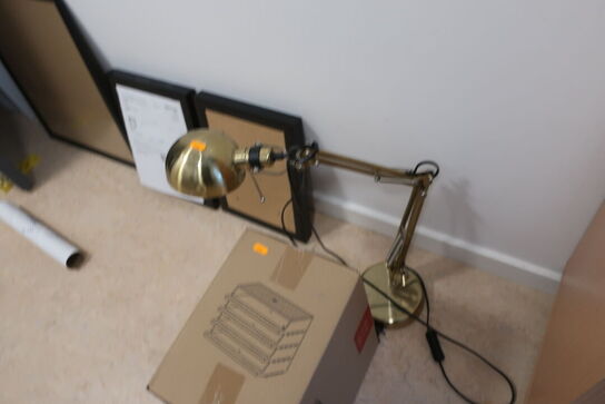 Rammer og lampe m.m.
