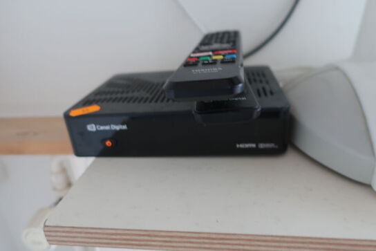 TV TOSHIBA CT8556 samt canal digital boks