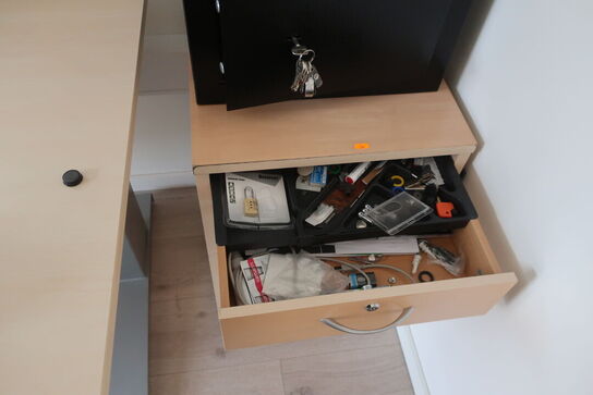 Sikkerhedsboks med nøgle samt skuffemodul med indhold