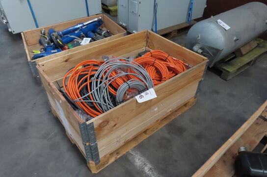 4 stk. El-motor inkl. Diverse ledninger mv. 