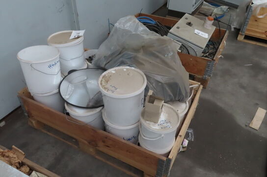 Palle med diverse beslag & bolte