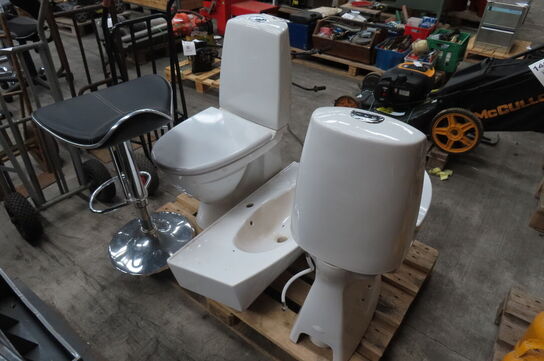 2 stk. Toilet + stol 