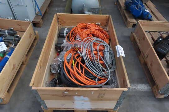 4 stk. El-motor inkl. Diverse ledninger mv. 