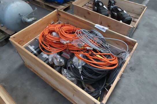 4 stk. El-motor inkl. Diverse ledninger mv. 
