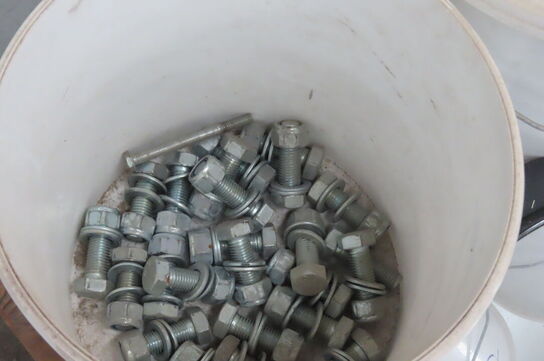 Palle med diverse beslag & bolte