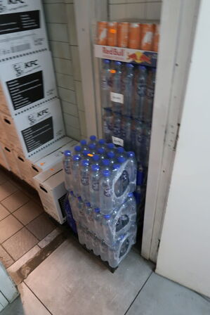 Div. Kildevand, energidrik REDBULL
