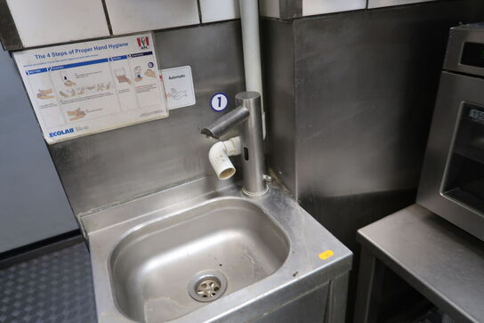 Vaskestation, papirdispenser, sæbedispenser m.m.