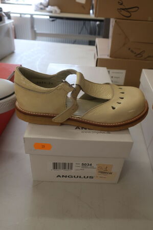 sandal ANGULUS str. 31