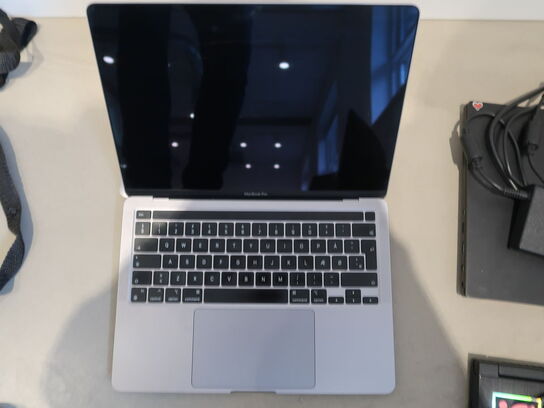 MacBook Pro 2020 M1 13.3" 8C 16GB 512GB , DK keyboard (uden lader)