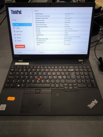 Bærbar PC LENOVO T15