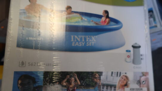 Pool INTEX 5621L med pumpe