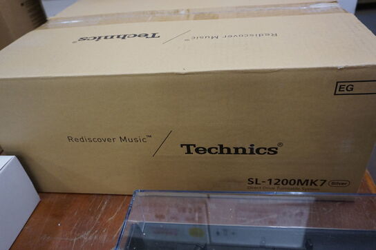 Pladespiller Technics SL-1200MK7